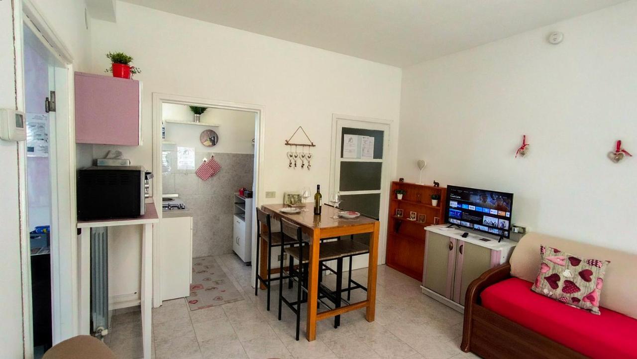 Sweetheart Apartment Бусто Арсицио Екстериор снимка