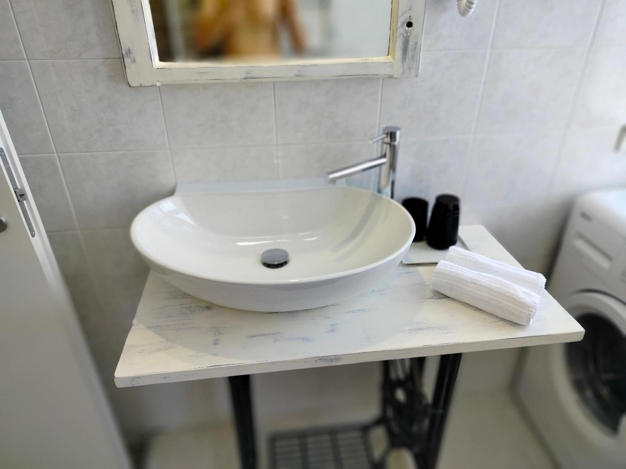 Sweetheart Apartment Бусто Арсицио Екстериор снимка